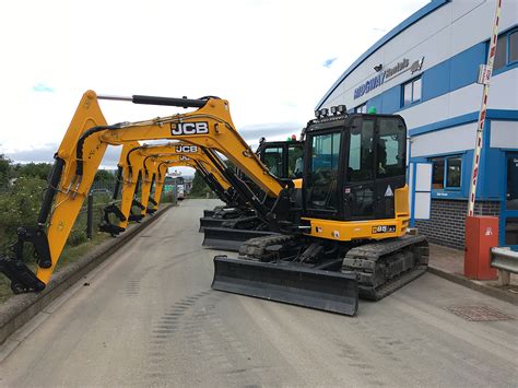 7 ton digger|8 ton digger hire prices.